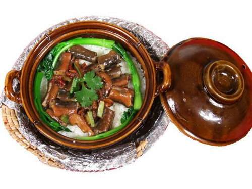 煲仔飯 煲仔飯