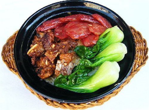 砂鍋煲仔飯 砂鍋煲仔飯